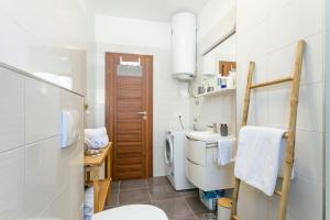 Apartments by the sea Pisak, Omis - 21568