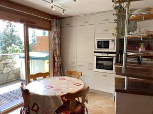 Appartement 6 pers. avec piscine chauffée, grande terrasse, parking, Crest-Voland - FR-1-733-139