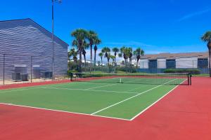 Two-story condo with pool, tennis & patio - 2 short blocks to the beach