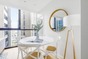 Aqua Verde - Chic City Stay near Yarra River & Crown