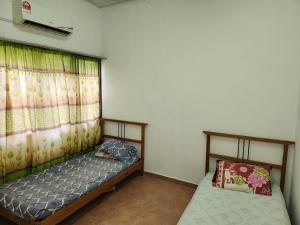 Reyza Homestay KKB