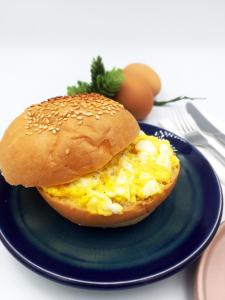 Goodfellas Thong lo Hostel #NO CHECK IN AFTER 5 PM-CHECK IN TIME NEEDED#