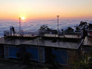 สเตชั่นภูทับเบิก-บ้านดาดฟ้าทะเลหมอก