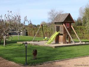 Maisons de vacances Gite Le Pin-la-Garenne, 4 pieces, 8 personnes - FR-1-497-168 : photos des chambres