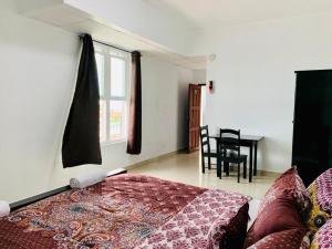 Coastal Bay Suite & Golf Cart Rental