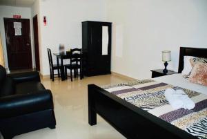 Coastal Bay Suite & Golf Cart Rental