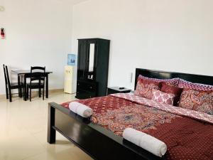 Coastal Bay Suite & Golf Cart Rental