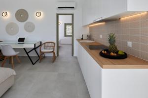 Santorini Hillside Suites & Villas