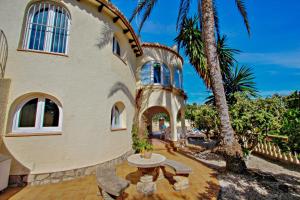 May - pretty holiday property with private pool in Benissa