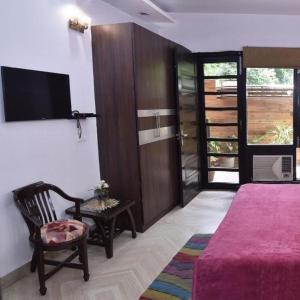 Stay Royal Bed & Breakfast