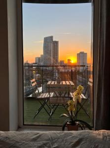 Cozy Flat with Balcony