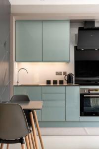 Working Away This Christmas - Apartment 7