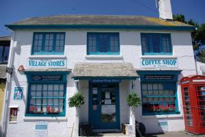 Island View at White Horses, Bantham, South Devon - with glorious sea views