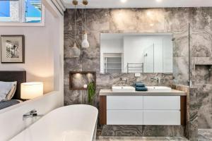 SOLO42 - Mosman Park Prestige