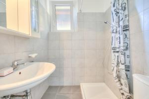 Central Love - Happy Rentals