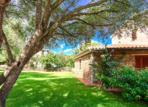 ISA-apartments with air conditioning and private outdoor space in San Teodoro