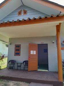 Khaolak Banana Bungalow