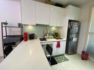 Islamic Santai Santai Homestay - Centrus Soho Cyberjaya