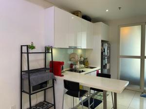 Islamic Santai Santai Homestay - Centrus Soho Cyberjaya