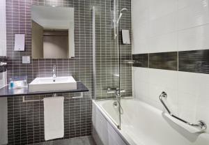 Hotels Holiday Inn Toulon City Centre by IHG : Chambres Communicantes