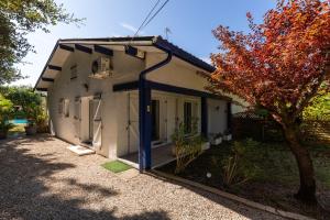 Landaise le lagunak avec piscine chauffée à 900 M de la plage