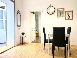 Republique Family Apartment