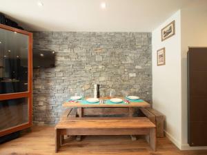 Charmant 2 pièces pour 5 pers avec balcon, service linge inclus ! - FR-1-291-877