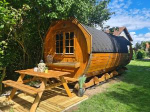 B&B / Chambres d'hotes Le Tonneau insolite du Souffle du Saule : photos des chambres
