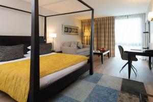 King Room with Lake View room in Martin's Château Du Lac