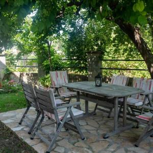 Villa-Toula