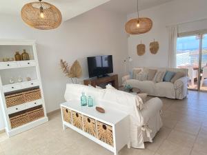 Casa Blanca Caleta - Golf & Sea Views - private heated Saltwater Pool - BBQ - Aircondition"