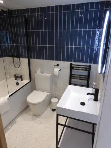 Fabulous Ground Floor Apt Adjacent to Beach