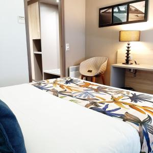 Hotels Logis Hotel Relais Saint Jacques - Chateauroux : photos des chambres
