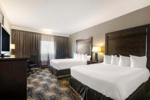 Queen Room with Two Queen Beds - Non-Smoking room in Best Western Plus Midwest Inn