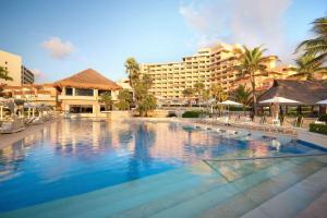 Wyndham Grand CancunInclusive Resort & Villas
