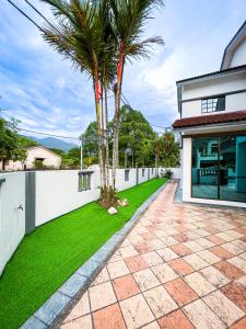 Tupai Mas Semi-D 4BR 2mins to LakeGarden & Zoo