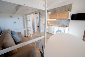 Iushi House