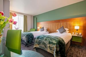 Deluxe Twin Room room in The Glasshouse