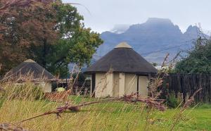 Swallowfield Rondavels