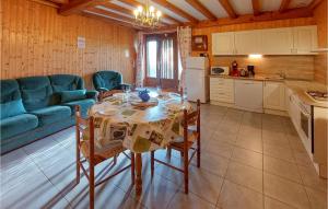 Maisons de vacances Stunning Home In Boffres With Wifi And 2 Bedrooms : photos des chambres