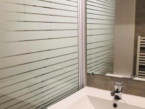 Appartements Appartement lumineux sur les pistes, balcon sud, parking gratuit, pour 6 personnes - FR-1-181-2477 : photos des chambres