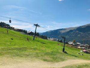 Appartements Appartement lumineux sur les pistes, balcon sud, parking gratuit, pour 6 personnes - FR-1-181-2477 : photos des chambres
