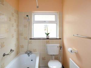 Rossbeigh Beach Cottage No 4