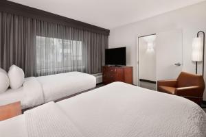 Double Suite with Two Double Beds - Courtyard View room in Courtyard by Marriott Memphis Airport
