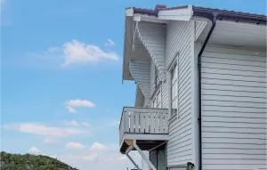 3 Bedroom Lovely Home In Stolmen - Bekkjarvik