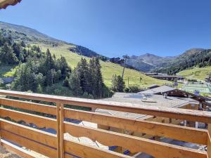 Spacieux studio rénové · Ski aux pieds · Balcon exposé sud - FR-1-688-43