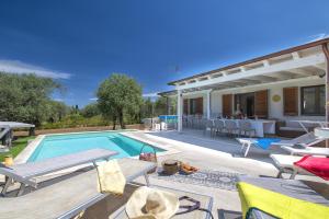 Villa Olivetta con piscina img38