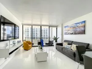 Beach Paradise a cozy ocean view condo on the beach with free parking - Hollywood Beach