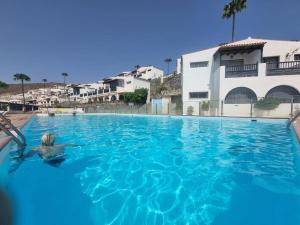 Stylish bungalow with sea views