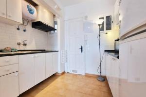 Stylish bungalow with sea views